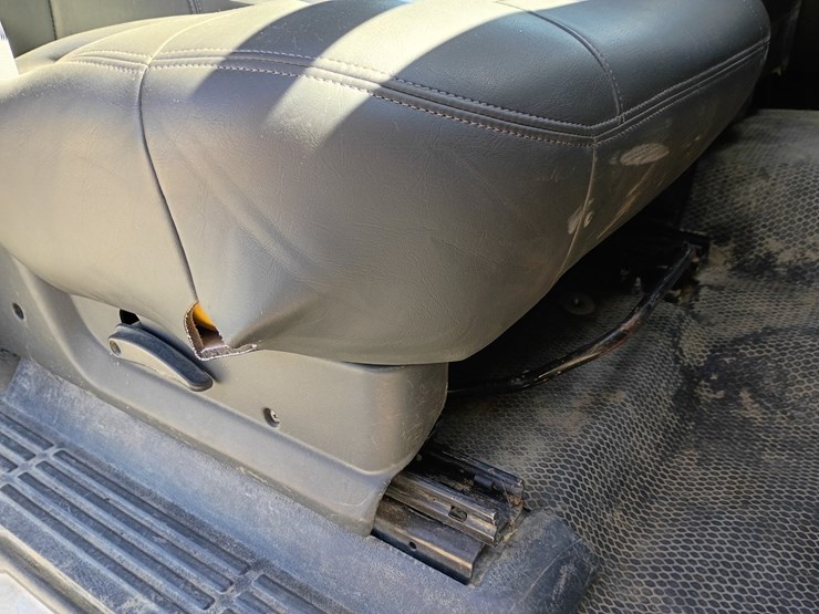 #24570-•-2001-chevrolet-silverado-pickup-truck-image-36