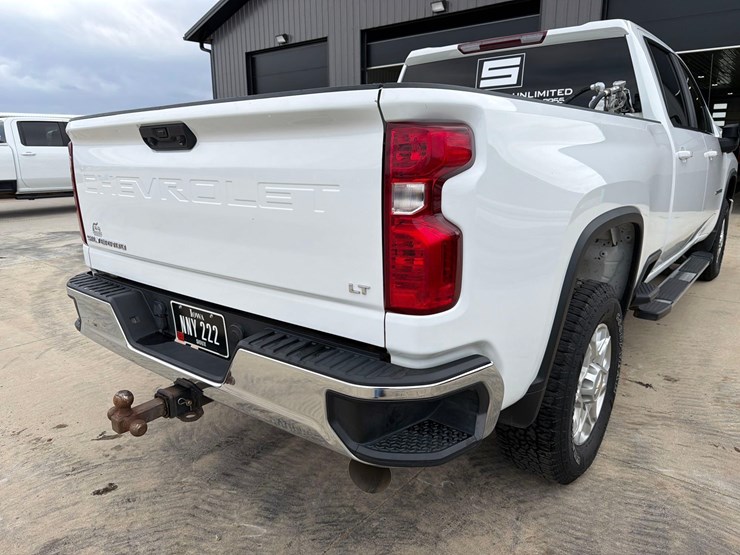 2021-chevrolet-2500hd-image-22