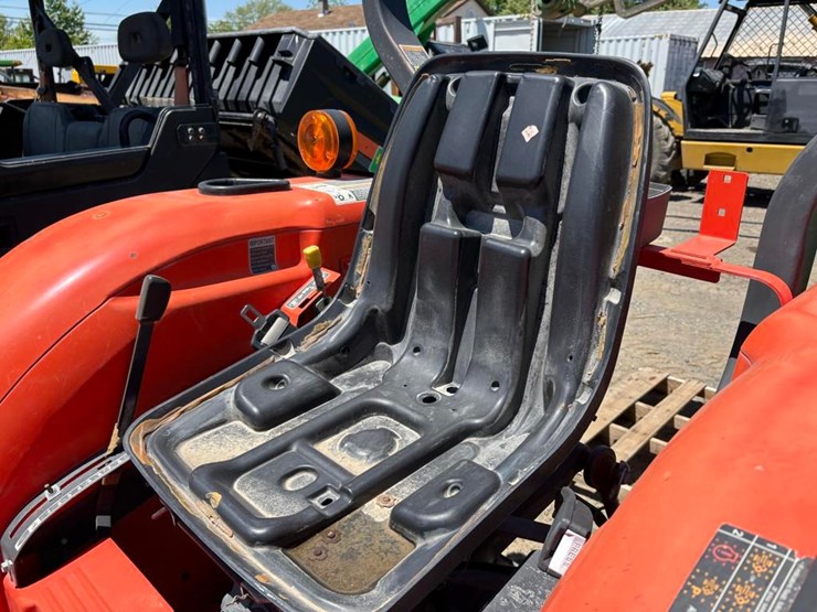 kubota-l3301-image-11