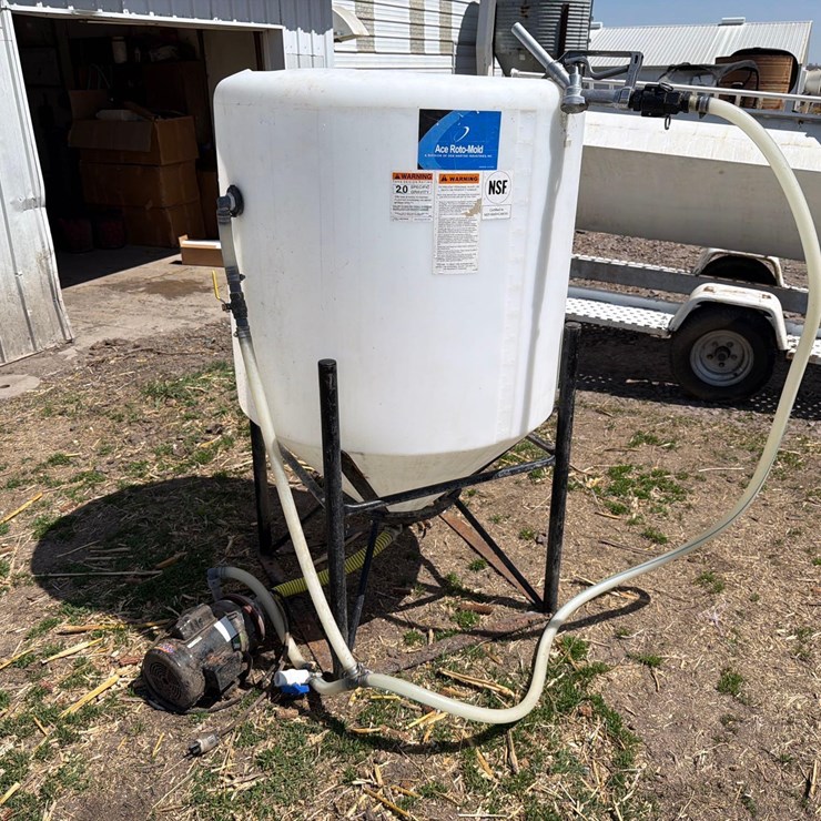 150 Gallon Bottle Mixing Tank