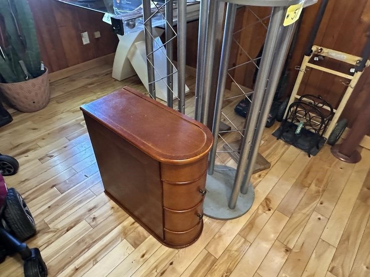stands-image-4