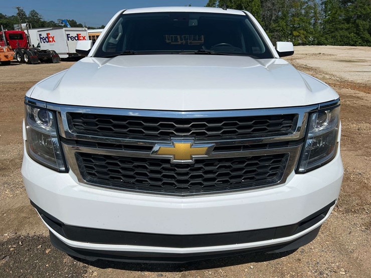 2015-chevrolet-tahoe-lt-image-5