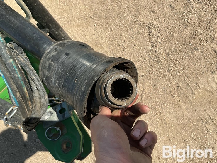 2021-john-deere-560r-image-11