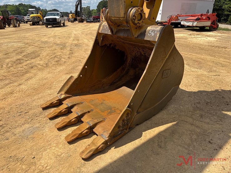 2022-caterpillar-336-image-8