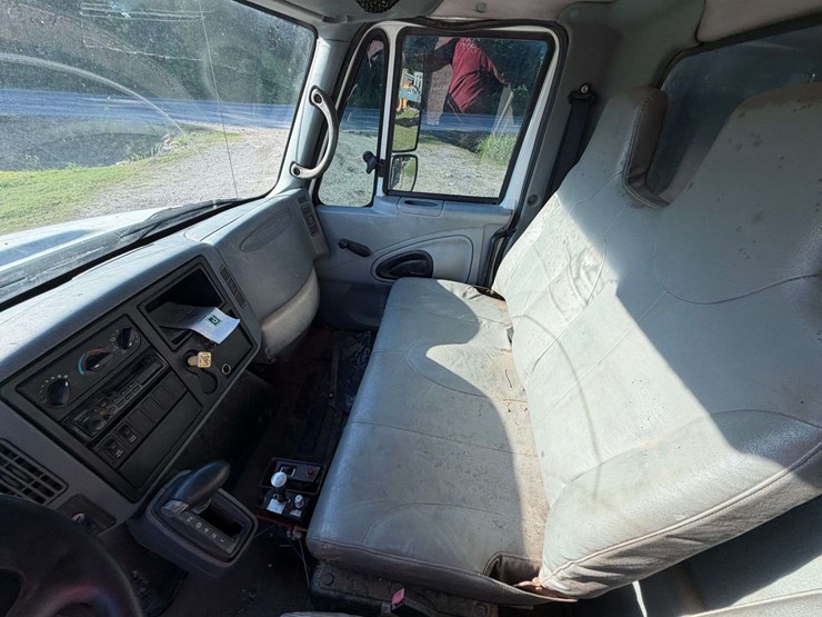 2003-international-durastar-4200-image-20