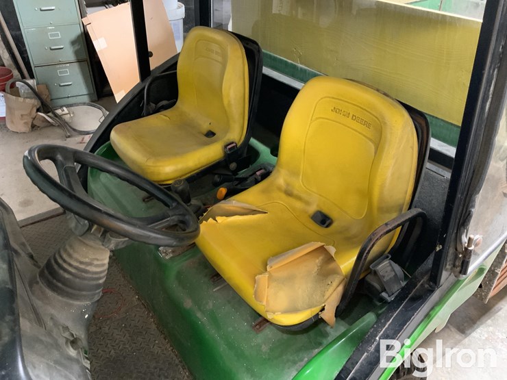 2000-john-deere-2030-image-19