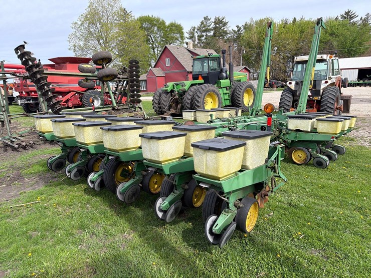 john-deere-7000-image-3