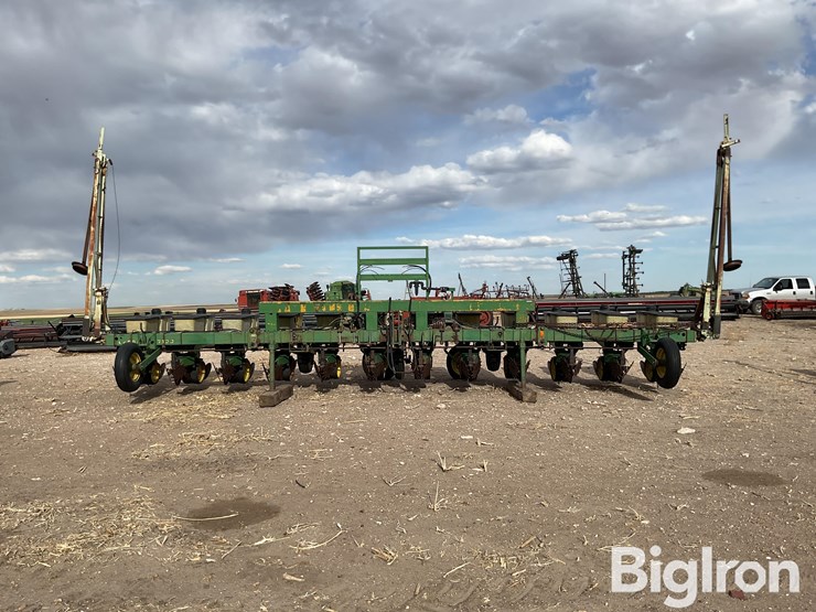 john-deere-7100-image-2