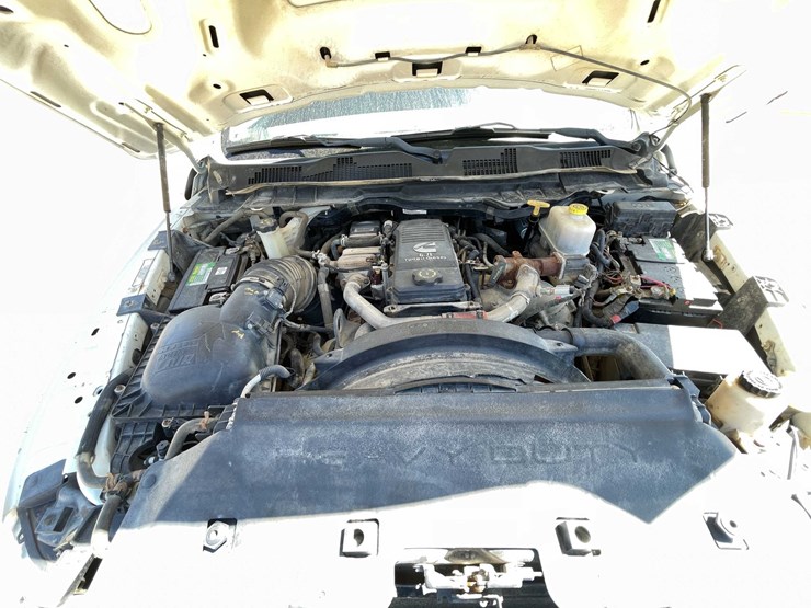#6925-•-2013-ram-5500-heavy-duty-image-98