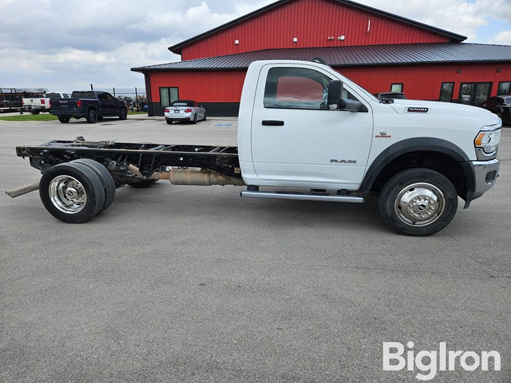 2019-massey-ferguson-730-image-4