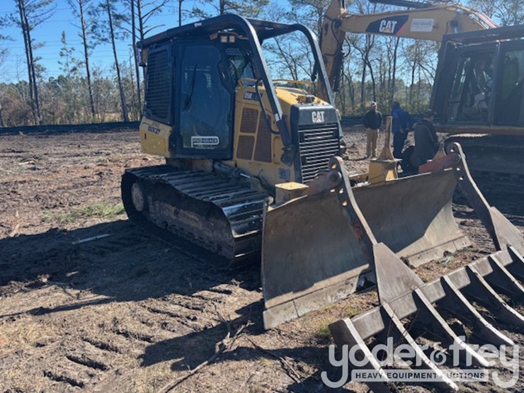 2016-caterpillar-d5k2-lgp-image-7