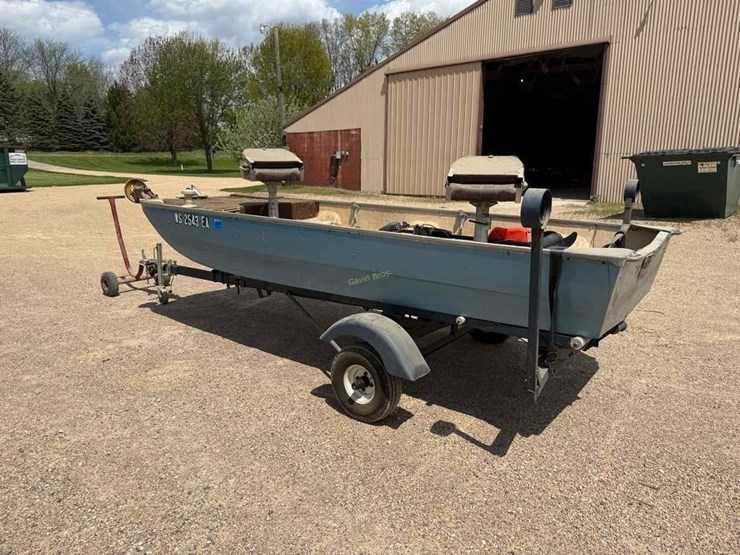 13'-fishing-boat-image-1