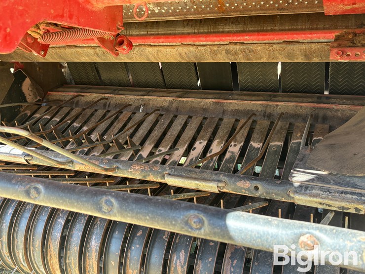 2003-case-ih-rbx562-image-13