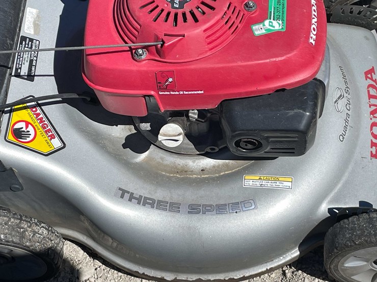 #6973-•-honda-3-speed-lawn-mower-image-4