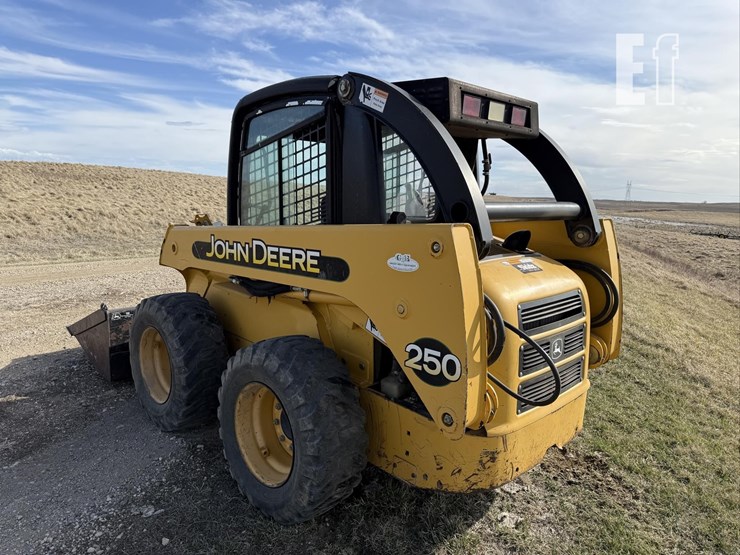 deere-250-image-5