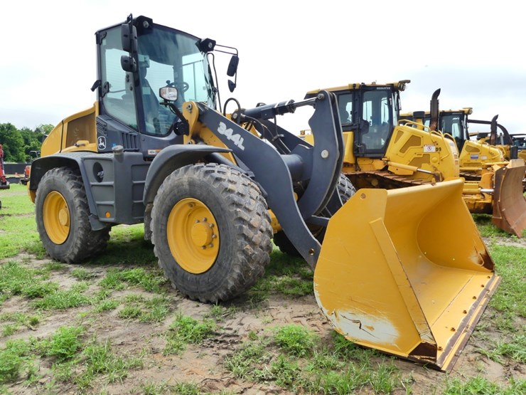deere-344l-image-2