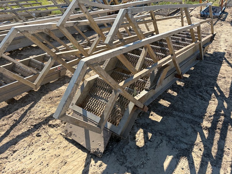 22’-extendable-aluminum-rig-ladder-image-3