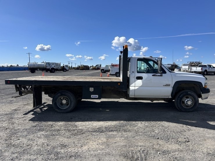 2002-chevrolet-silverado-3500-image-6