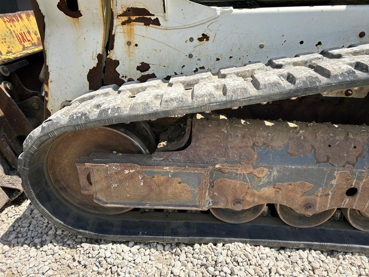 2021-bobcat-t595-image-17