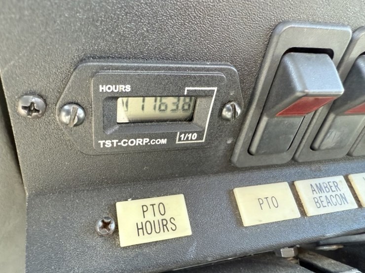 2004-ford-f550-sd-image-31