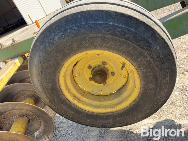 john-deere-210-image-19