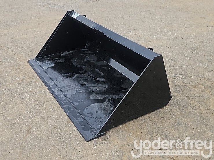 unused-60"-skidsteer-bucket-image-1