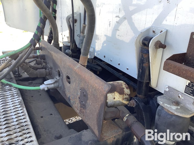2013-peterbilt-386-image-13