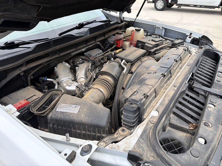 2021-chevrolet-2500hd-image-65