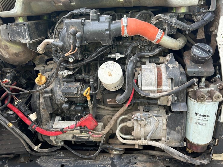 2022-bobcat-t770-image-15