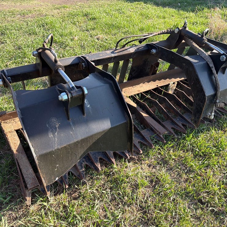 Skidloader 78” Grapple Bucket