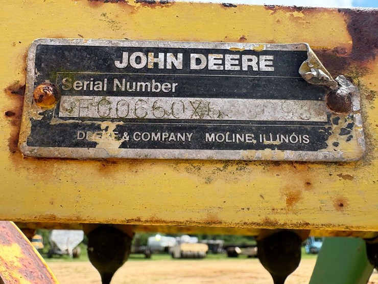 john-deere-660-image-11