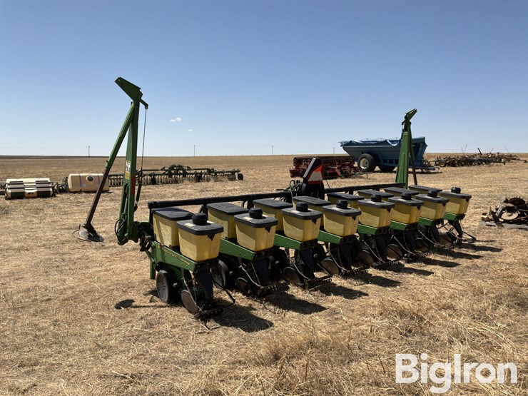 john-deere-7300-image-7