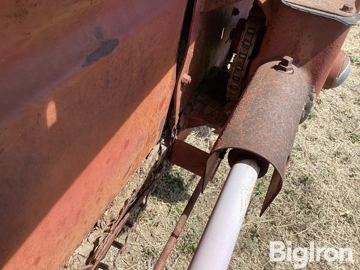 new-holland-328-image-15