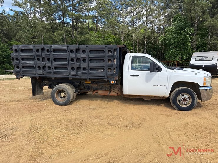 chevrolet-3500-image-2
