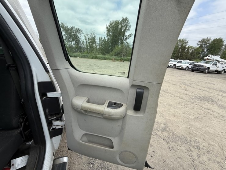 2012-gmc-sierra-extra-cab-4x4-pickup-image-12