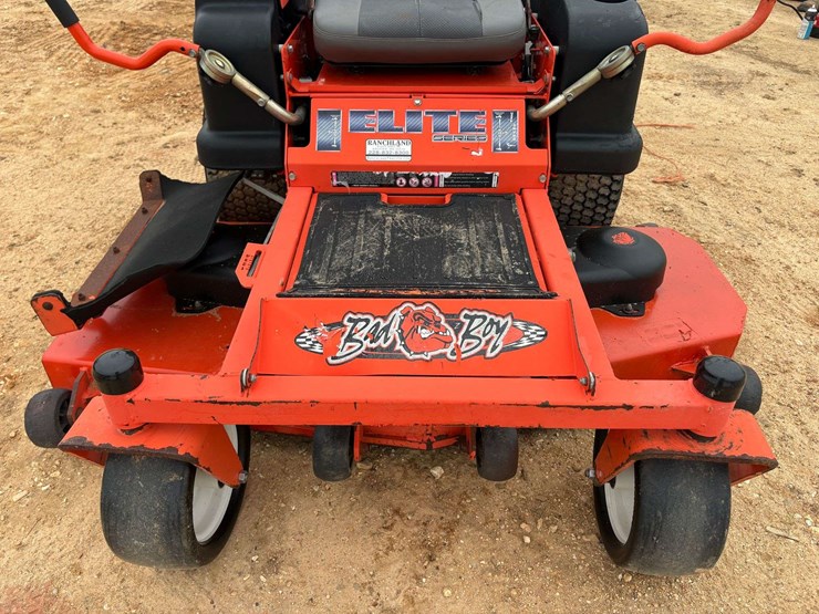 badboy-elite-60"-zero-turn-mower-(676-hours)-image-14