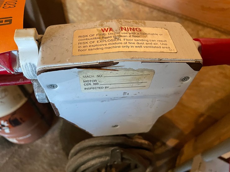 #7023-•-pullman-holt-floor-cleaner-image-3