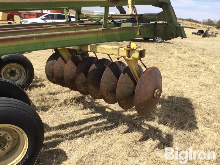john-deere-230-image-15