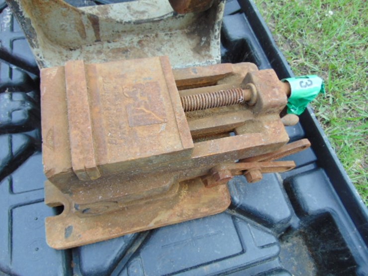 vise-image-1