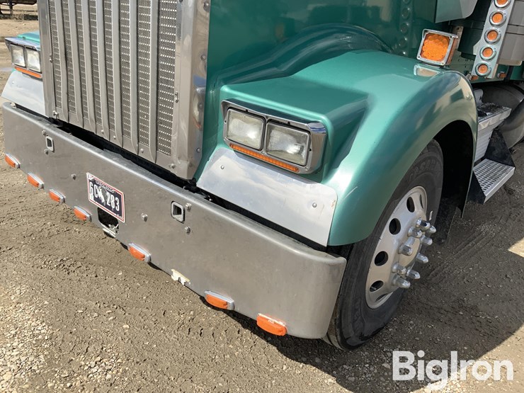 2005-kenworth-w900l-image-9