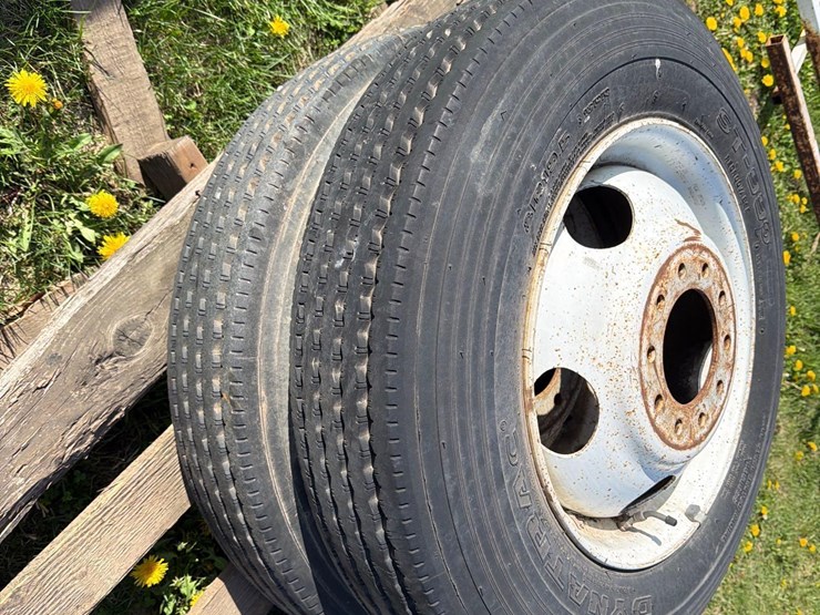 2-8r19.5-tires-image-2