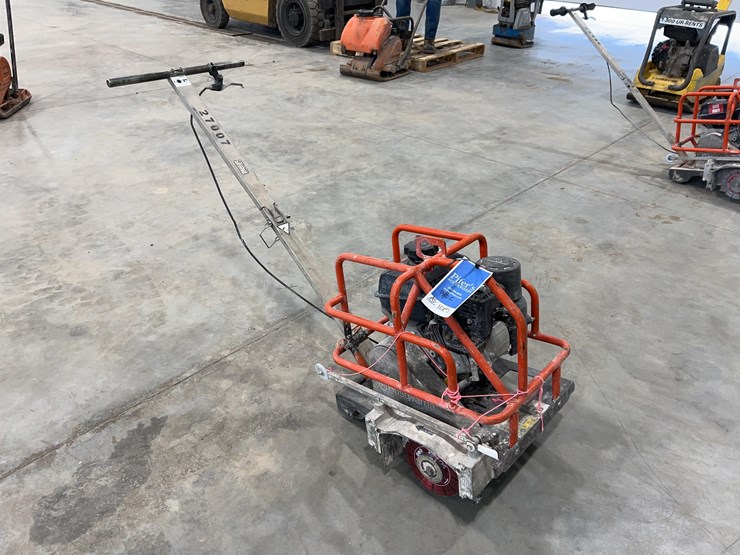 2018-husqvarna-soft-cut-x150-saw-image-2