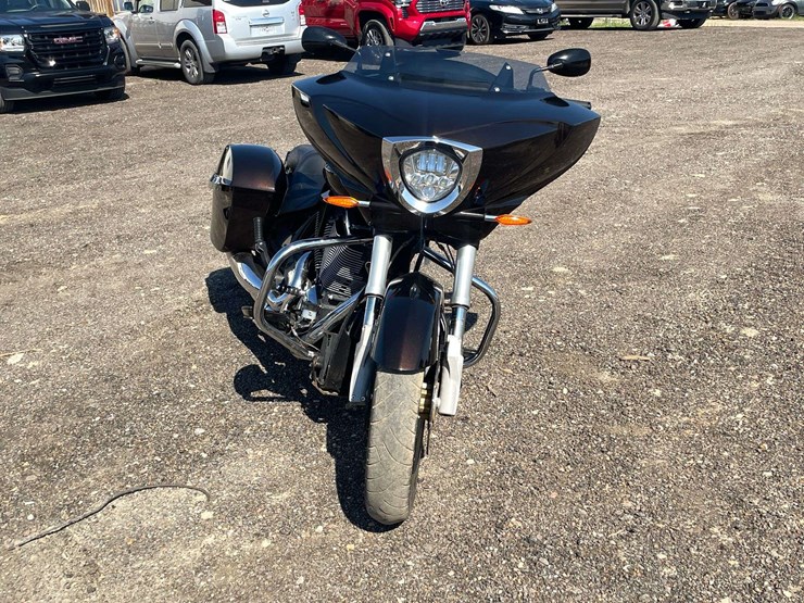 2014-polaris-victory-cross-country-motorcycle-(28,970-miles)-image-5