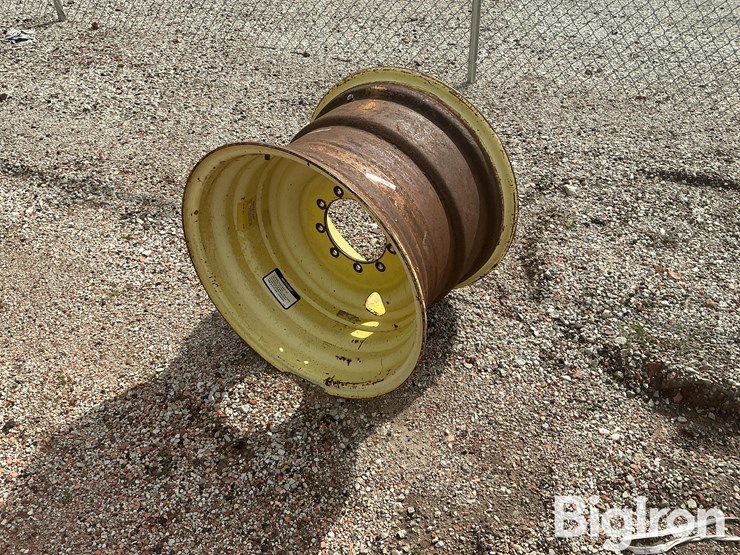 john-deere-4700-image-1