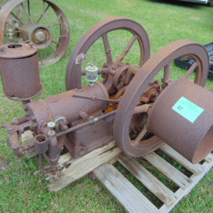 INTERNATIONAL HARVESTER ENGINE