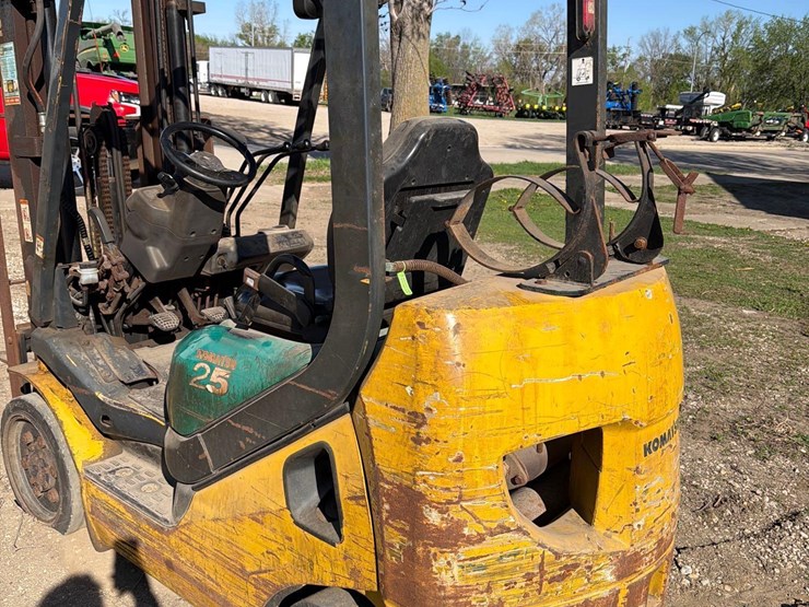2007-komatsu-fg25st-propane-forklift-image-5