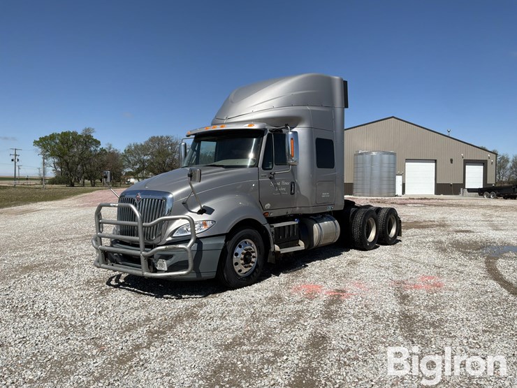 2016-international-prostar-image-1