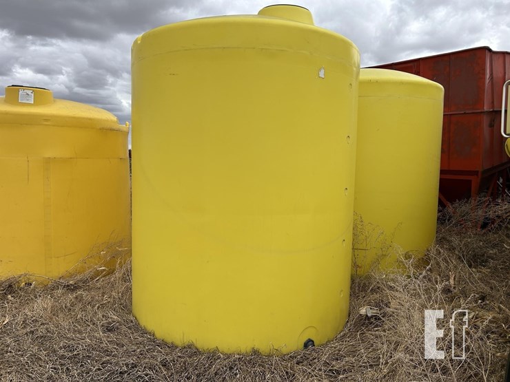 3,000-gallon-yellow-tanks-image-1