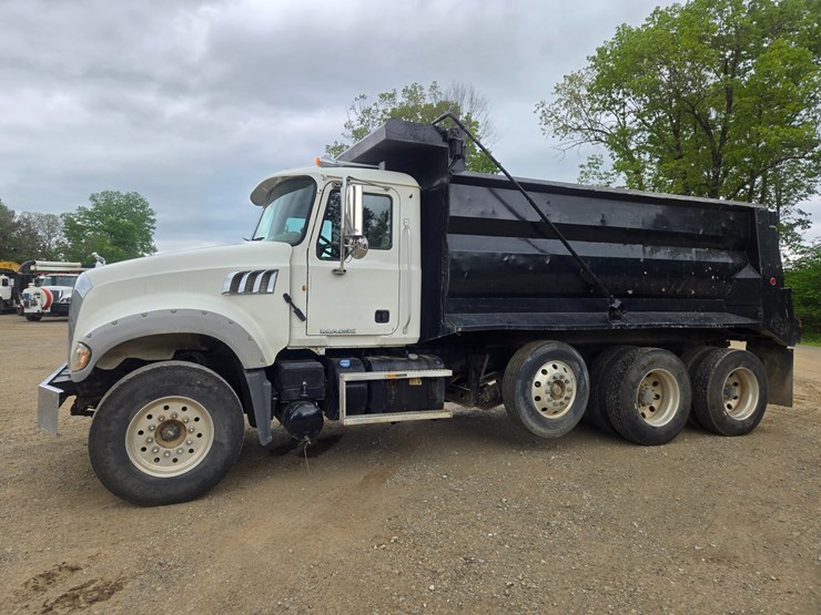 #24295-•-2011-mack-gu713-dump-truck-image-5