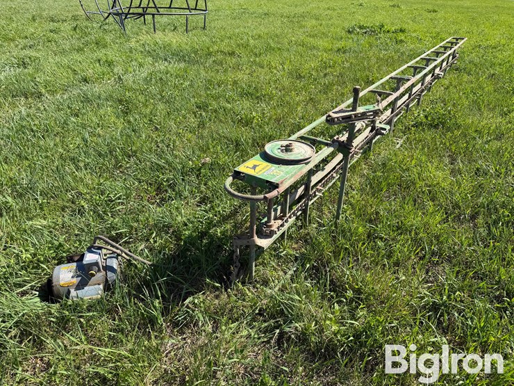 john-deere-33-image-1